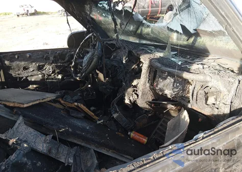 2000 Chevrolet Blazer Ls z USA, uszkodzony, nr VIN 1GNCT18W9YK187037